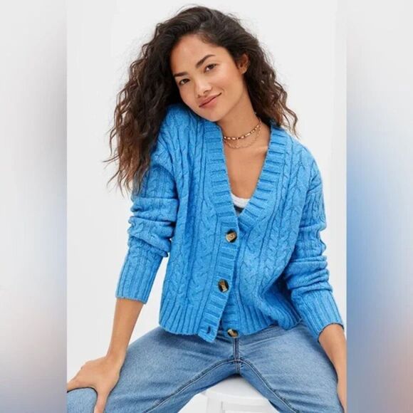American Eagle Cropped Cable Knit Cardigan in Blue, Sz Med, Preppy Classic - Picture 1 of 9